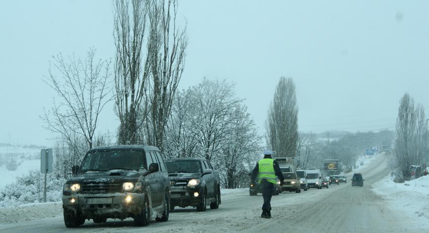 Акция "Зима" с 12 специализирани операции на пътните полицаи