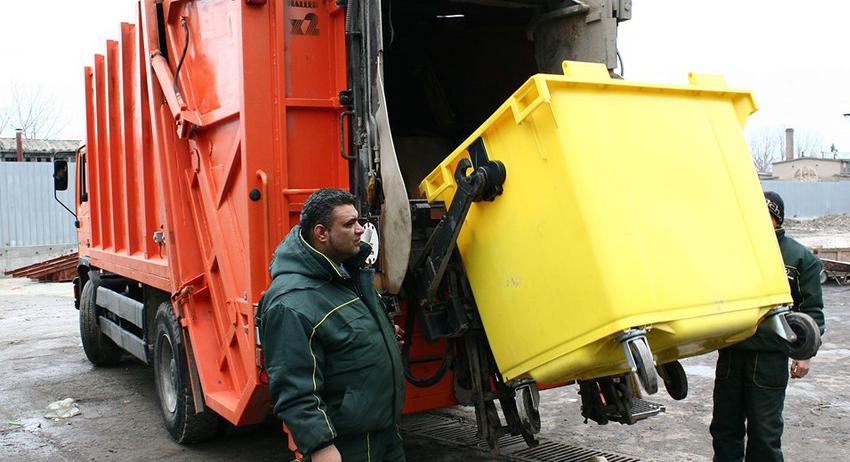 Шумен и Нови пазар купуват нови съдове за смет