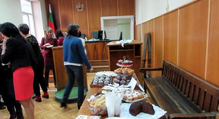 Районен съд подреди благотворителна кулинарна изложба