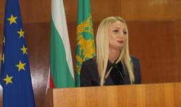 Адвокат Аспарухова - зам.шеф на местния парламент