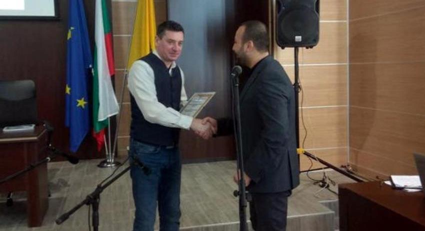 Николай Пенчев дари част от наградата си на Нови пазар