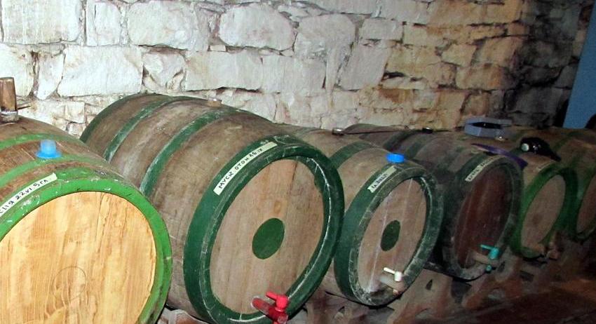 Осмарската винария събира майстори на виното и пелина