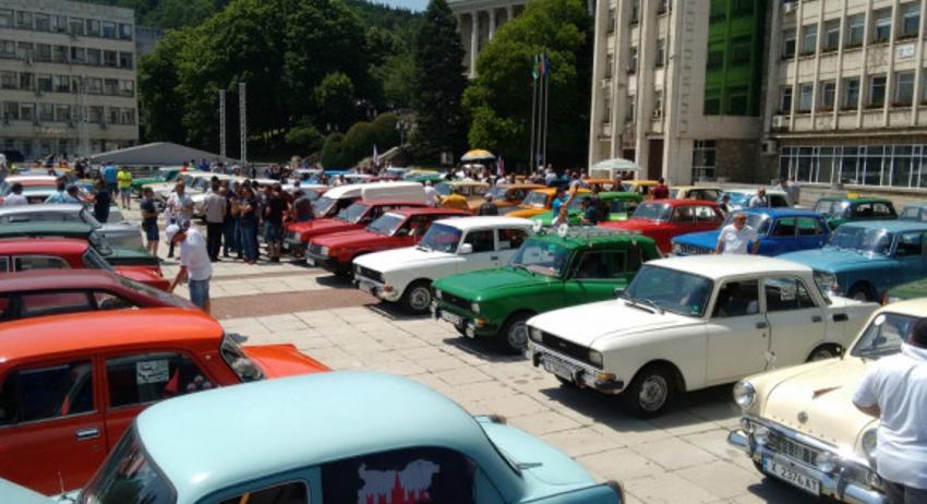 Национален събор на ретро автомобили „Москвич“ в Шумен