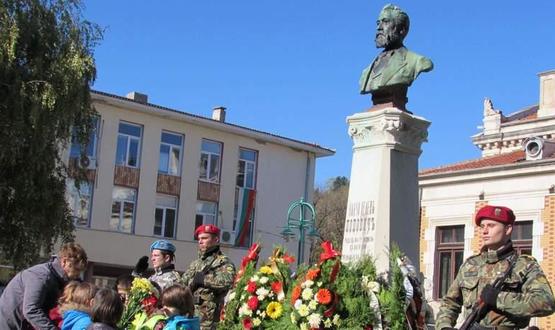 Без традиционното честване за Деня на народните будители