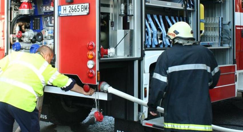Пожарникари спасиха от пламъци къща в Златар 