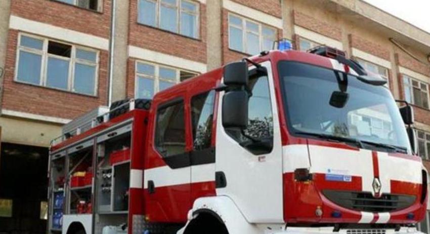 Пожар унищожи покрив и домашно имущество в къща в Градище