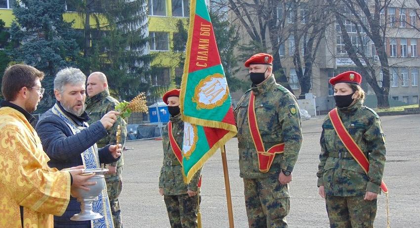 Осветиха бойните знамена на Богоявление