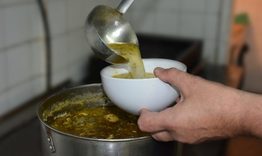 Община Шумен продължава да предоставя топъл обяд в условията на пандемия