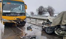 Шофьор загина след удар в ученически автобус по пътя за Смядово 