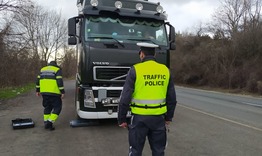 Стартира полицейска операция за контрол на камиони и автобуси