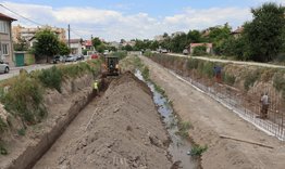 Продължават дейностите от етап 2 за почистване на речното корито на река Крива