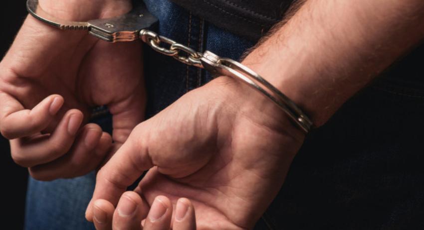 Двама криминално проявени са задържани за кражба на авточасти в Нови пазар 