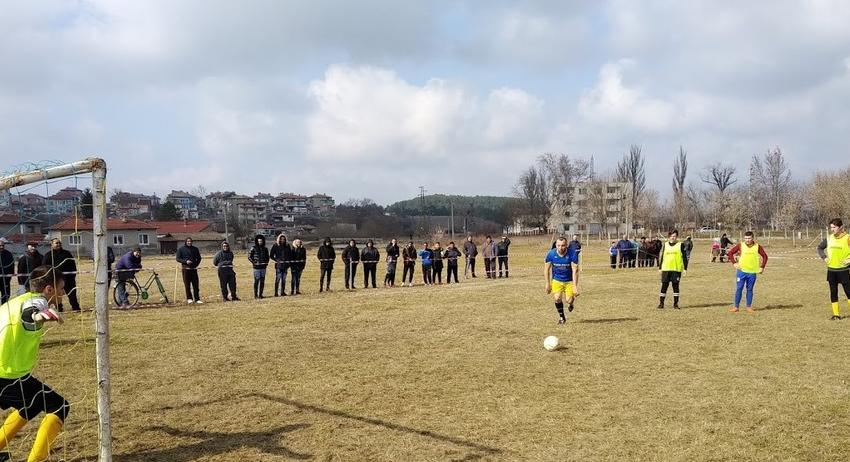 Община Нови пазар организира футболен турнир на малки врати 