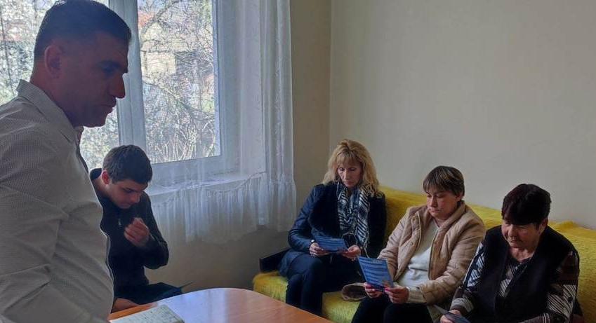 Началникът на РУ- Нови пазар проведе среща с жителите на село Могила
