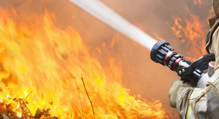 Противопожарен екип спаси от опожаряване къща 
