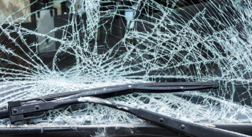 Счупиха предно стъкло на автомобил във Велики Преслав 