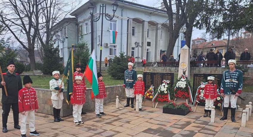 Тържествено честване на Националния празник в община Върбица