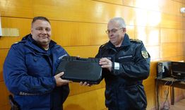 Заместник- главният секретар на МВР връчи нови пистолети "Валтер" и електропеносими уреди "Тейзър" на полицейски служители в ОДМВР- Шумен