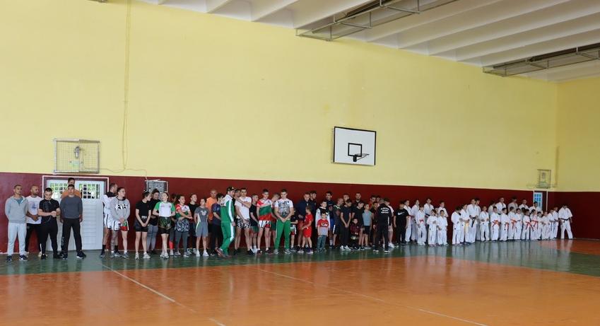 Над 70 спортисти по бойни изкуства се събраха в зала "Боян Боянов" в Нови пазар