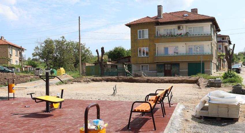 Община Нови пазар започна изграждане на нова детска площадка и зона за спорт до Бялата чешма