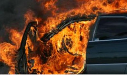 Два автомобила изгоряха при пожар в двора на автоработилница в месността "Топхането"
