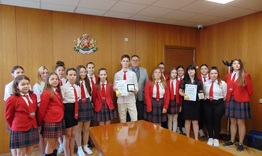 Любомир Христов награди лауреатите на Осмия национален конкурс „Децата на България пеят, танцуват, рисуват“