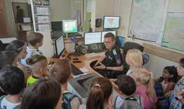 Възпитаници на лятна детска занималня в Шумен гостуваха в полицейското управление в града