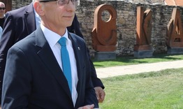 Премиерът акад. Денков откри паметник на Димчо Дебелянов в Плиска 