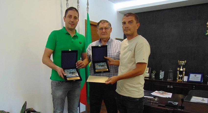 Кметът на Шумен поздрави Мартин Сурилов и Здравко Здравков