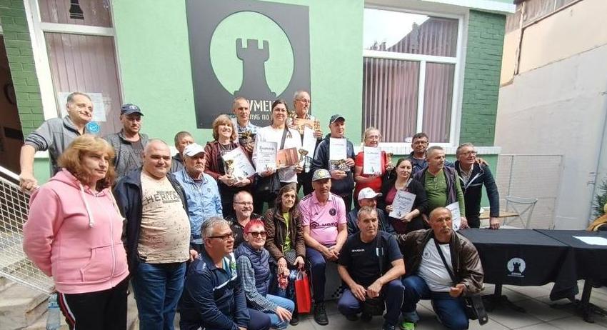 Шахматният клуб "Шумен" и "Спортен клуб на глухите" организираха турнири по шах