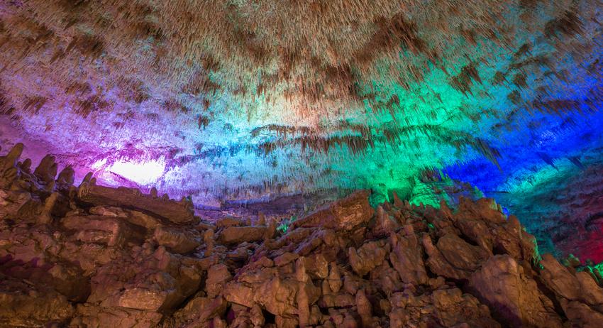 Близо 4000 туристи са разгледали пещера „Бисерна“ през тази година
