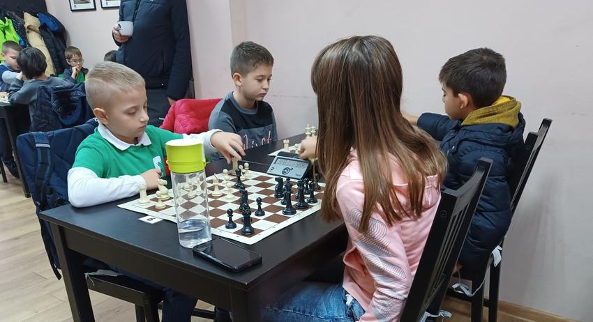 Турнир по ускорен шах под надслова "Не на насилието над деца"
