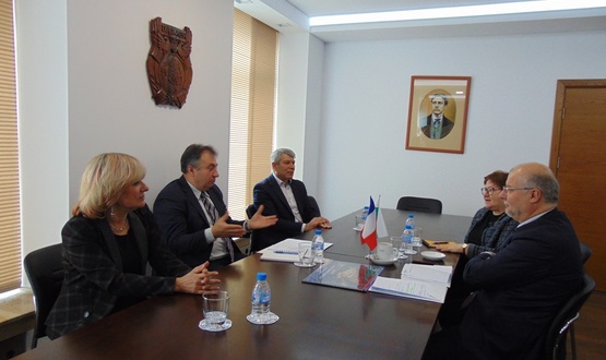 Кметът на Шумен проф. Христо Христов разговаря с Жером Кел от посолството на Франция в София