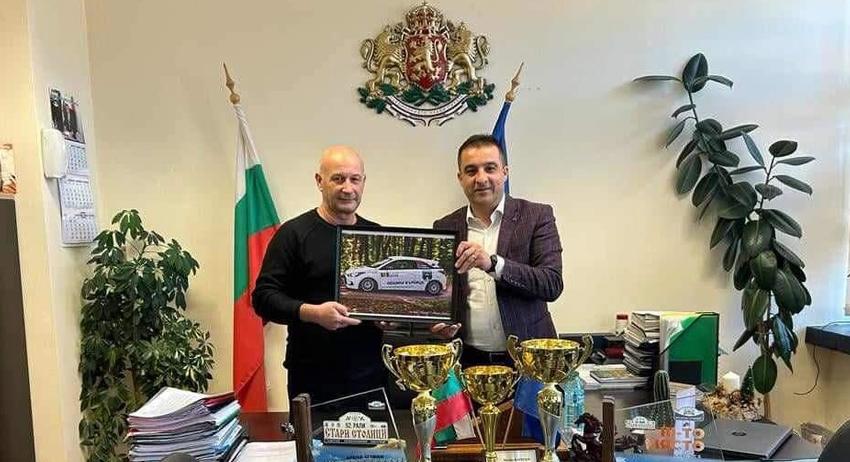 Кметът на Върбица бе удостоен със специална награда за принос в развитието на автомобилния спорт 