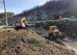 Във Върбица запона почистването на коритото на река "Герила"