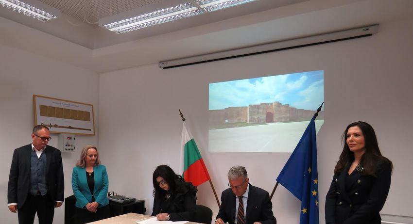 Споразумение за културно сътрудничество подписаха областните управители на Шумен и Варна
