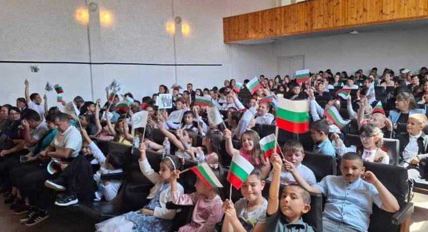 Училището в с. Бяла река отбеляза патронния си празник