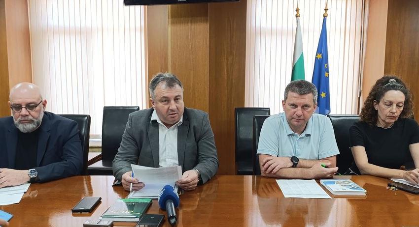Кметът на Шумен: Сключени са договорите за саниране на 18 от 20 блока