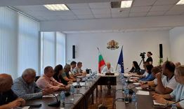 Обновявават пешеходните пътеки около училищата и детските градини в област Шумен