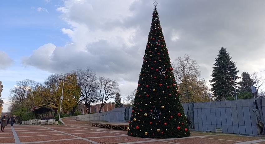 На 30 ноември запалват коледните светлини