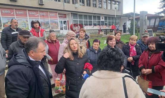 Започна ремонтът на пътя за с. Велино