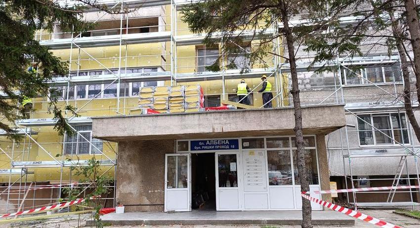 Санирането на 14-етажния блок на бул. „Ришки проход“ 18 струва над 1 млн. лв.