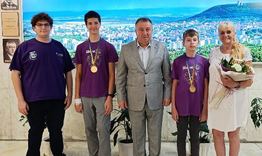 Поздравиха младите шампиони по информатика