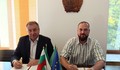Подписаха договора за реконструкция на стадион „Панайот Волов“