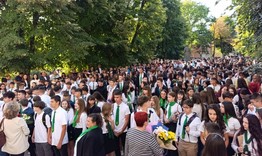 Кметът проф. Христо Христов поздрави ученици и учители за началото на новата учебна година